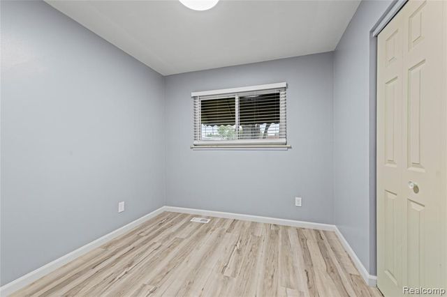 7218 Superior, Center Line, MI 48015