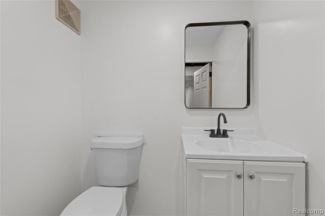 7218 Superior, Center Line, MI 48015