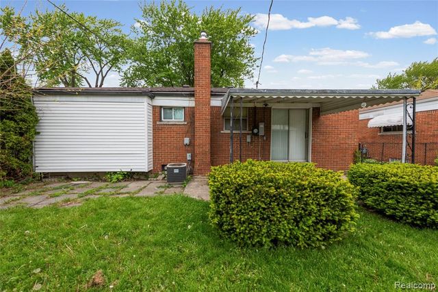 7218 Superior, Center Line, MI 48015