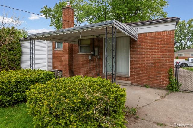 7218 Superior, Center Line, MI 48015