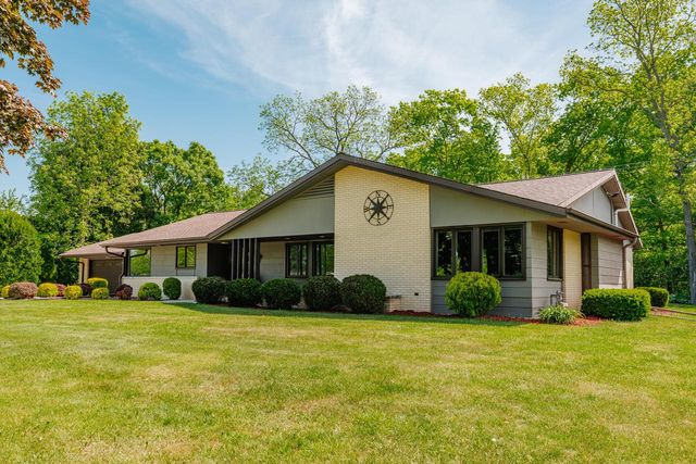 W124S6438 Hawthorne ROAD, Muskego, WI 53150