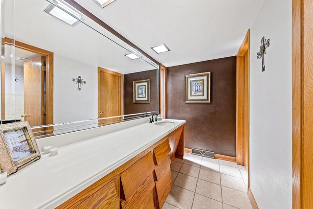 W124S6438 Hawthorne ROAD, Muskego, WI 53150