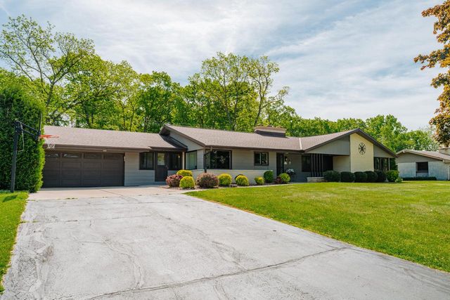 W124S6438 Hawthorne ROAD, Muskego, WI 53150