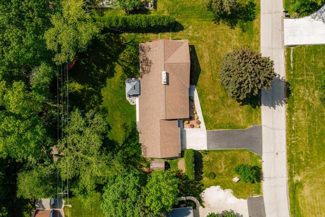 W124S6438 Hawthorne ROAD, Muskego, WI 53150