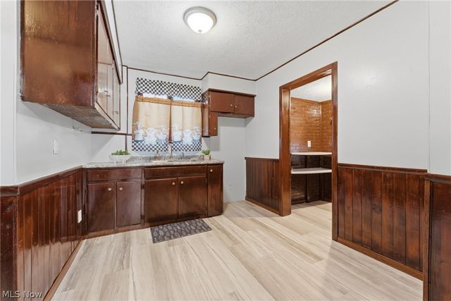 329 Girard Avenue NE, Canton, OH 44704