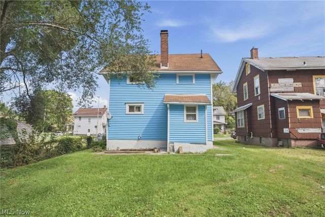 329 Girard Avenue NE, Canton, OH 44704