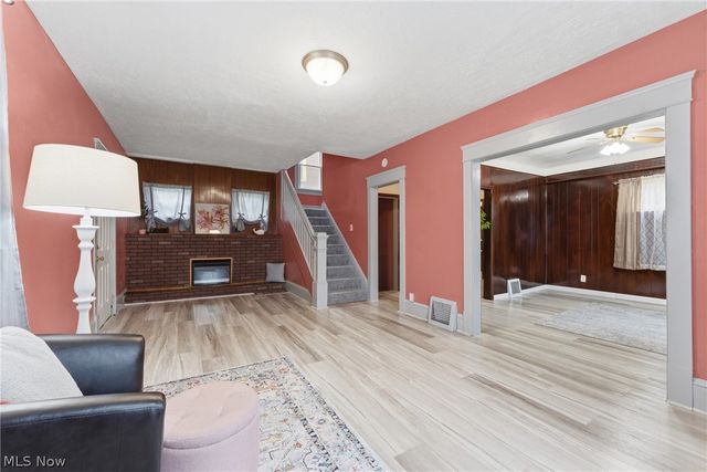 329 Girard Avenue NE, Canton, OH 44704