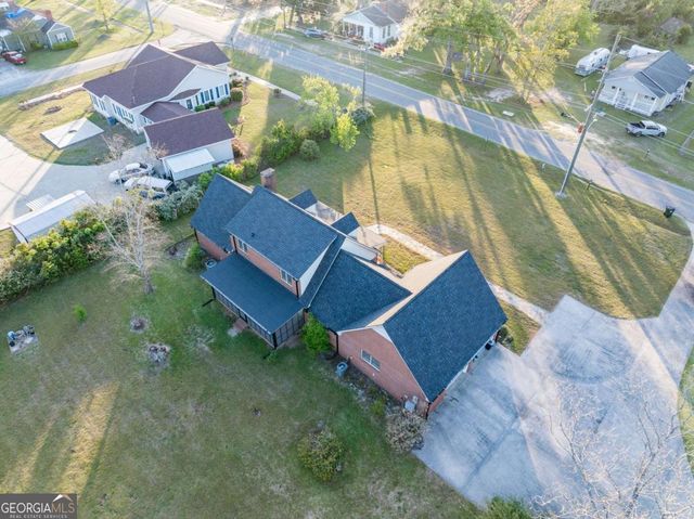 74 N Gill Street, Hazlehurst, GA 31539