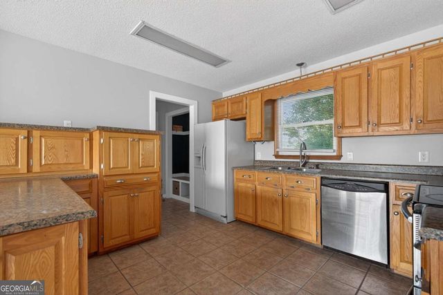 74 N Gill Street, Hazlehurst, GA 31539