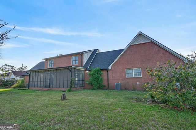 74 N Gill Street, Hazlehurst, GA 31539