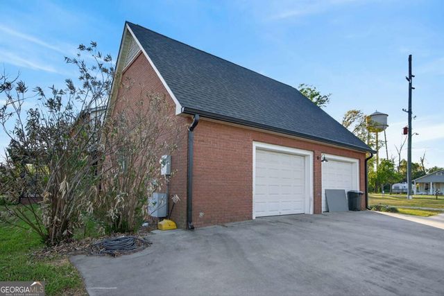 74 N Gill Street, Hazlehurst, GA 31539