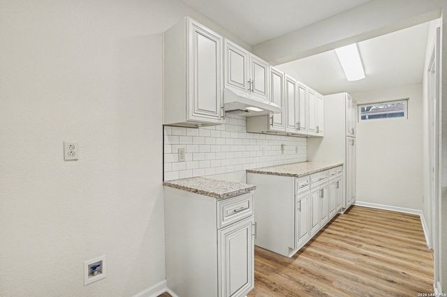 205 BALCONES HEIGHTS RD, Balcones Heights, TX 78201