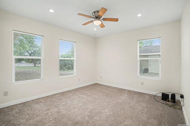 205 BALCONES HEIGHTS RD, Balcones Heights, TX 78201