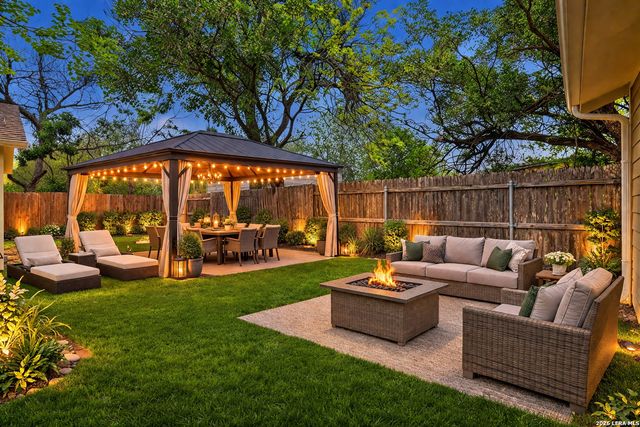 205 BALCONES HEIGHTS RD, Balcones Heights, TX 78201