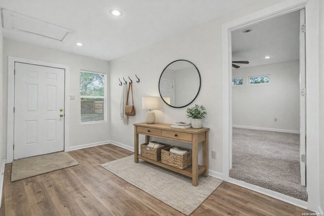 205 BALCONES HEIGHTS RD, Balcones Heights, TX 78201