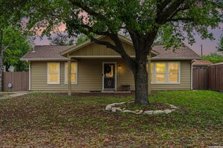 205 BALCONES HEIGHTS RD, Balcones Heights, TX 78201