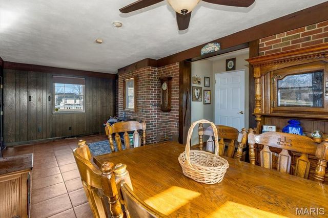 2948 Erb Road, St Louis, MO 63129