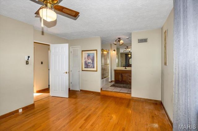 2948 Erb Road, St Louis, MO 63129