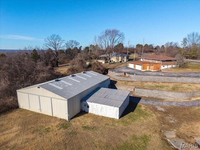 2948 Erb Road, St Louis, MO 63129