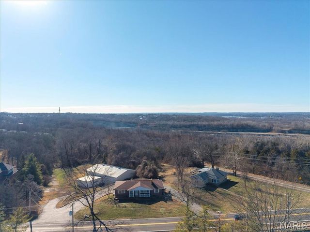 2948 Erb Road, St Louis, MO 63129