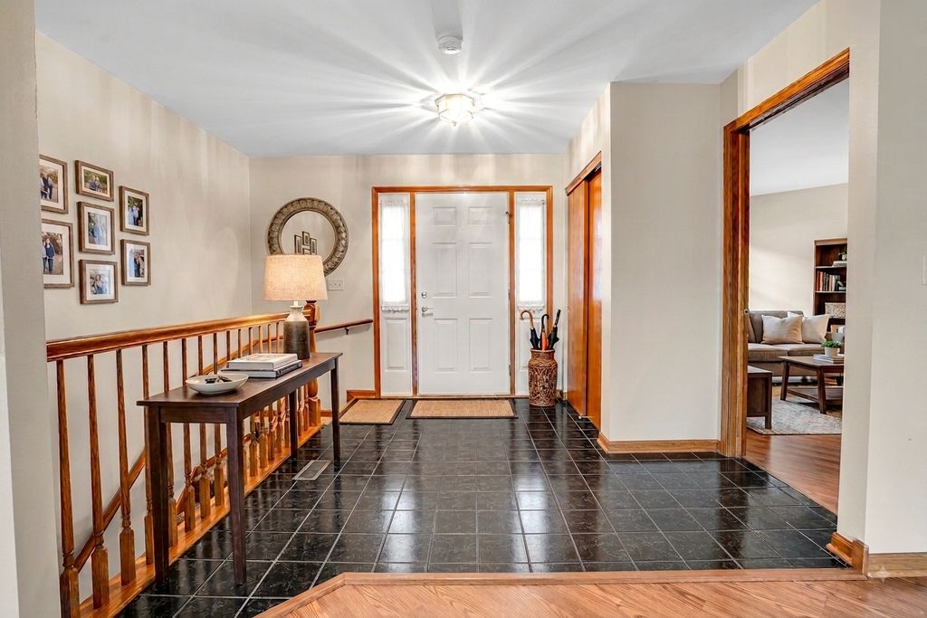 21364 Silktree Circle 21364, Plainfield, IL 60544 — photo 3
