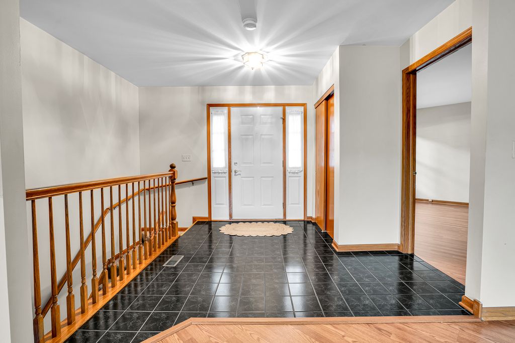 21364 Silktree Circle 21364, Plainfield, IL 60544 — photo 4