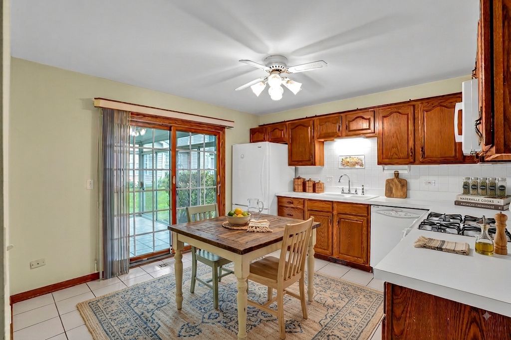 21364 Silktree Circle 21364, Plainfield, IL 60544 — photo 5