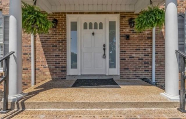 121 Old Jackson Hwy, Leoma, TN 38468