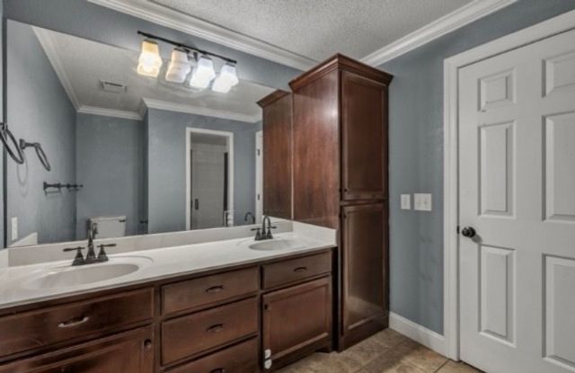 121 Old Jackson Hwy, Leoma, TN 38468