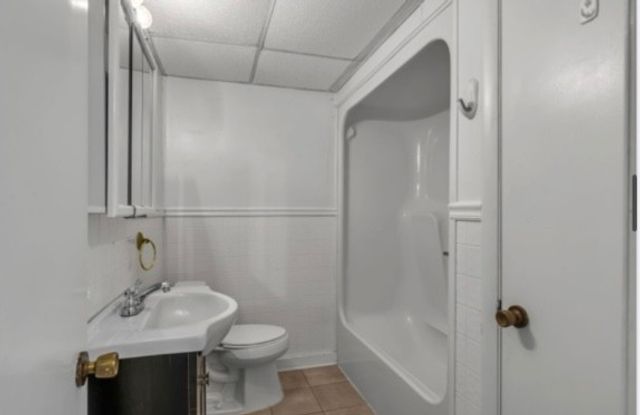 121 Old Jackson Hwy, Leoma, TN 38468