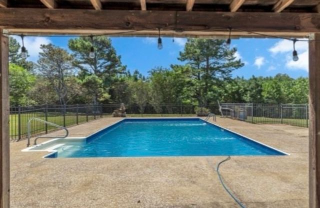 121 Old Jackson Hwy, Leoma, TN 38468