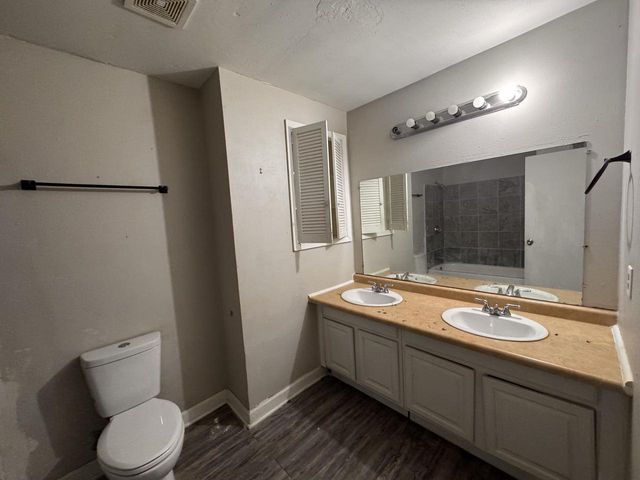 6266 W Port AVENUE, Milwaukee, WI 53223