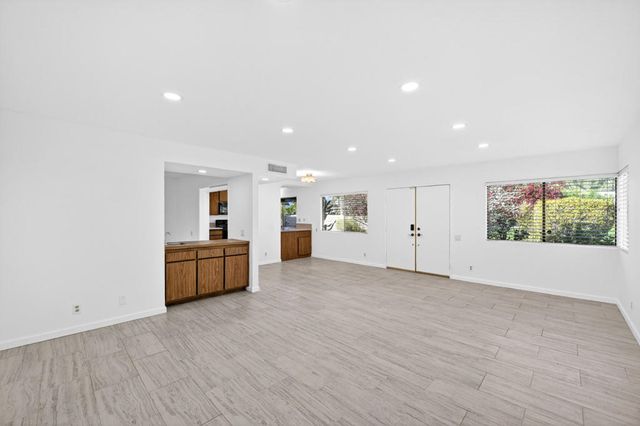 1878 E Chia Road, Palm Springs, CA 92262