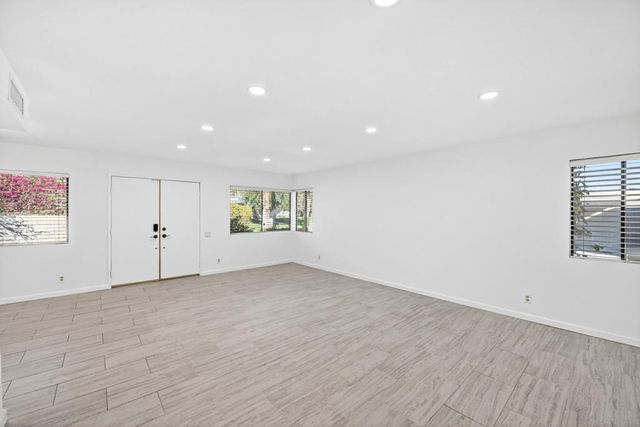 1878 E Chia Road, Palm Springs, CA 92262