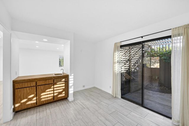 1878 E Chia Road, Palm Springs, CA 92262