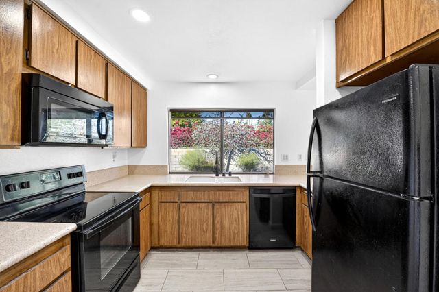 1878 E Chia Road, Palm Springs, CA 92262