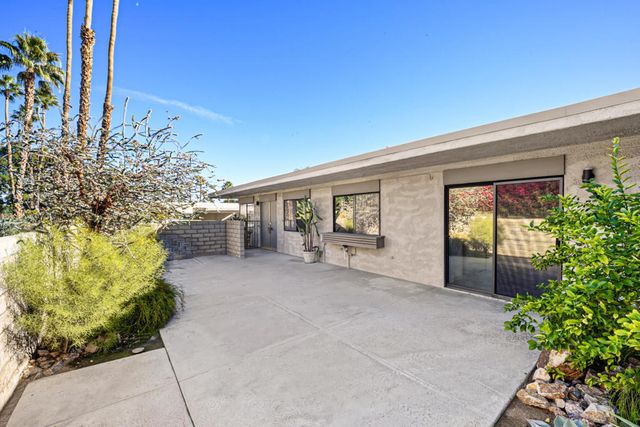 1878 E Chia Road, Palm Springs, CA 92262