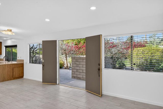 1878 E Chia Road, Palm Springs, CA 92262