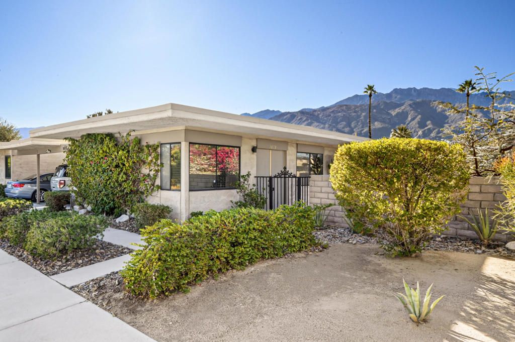 1878 E Chia Road, Palm Springs, CA 92262
