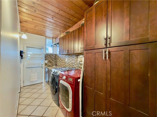 12801 Gladstone Avenue, Sylmar (los Angeles), CA 91342