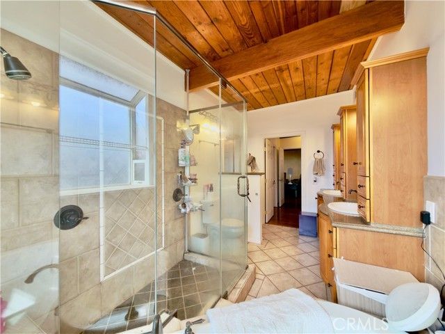 12801 Gladstone Avenue, Sylmar (los Angeles), CA 91342