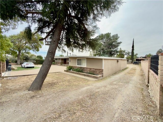 12801 Gladstone Avenue, Sylmar (los Angeles), CA 91342