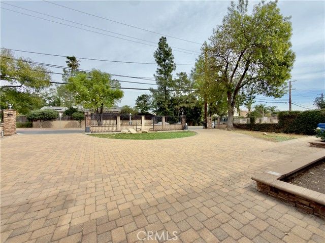 12801 Gladstone Avenue, Sylmar (los Angeles), CA 91342