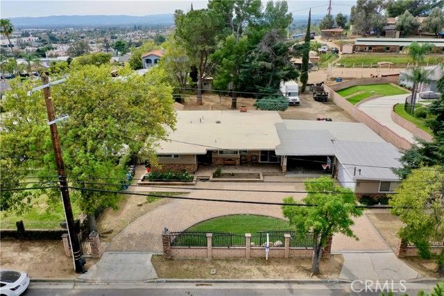 12801 Gladstone Avenue, Sylmar (los Angeles), CA 91342