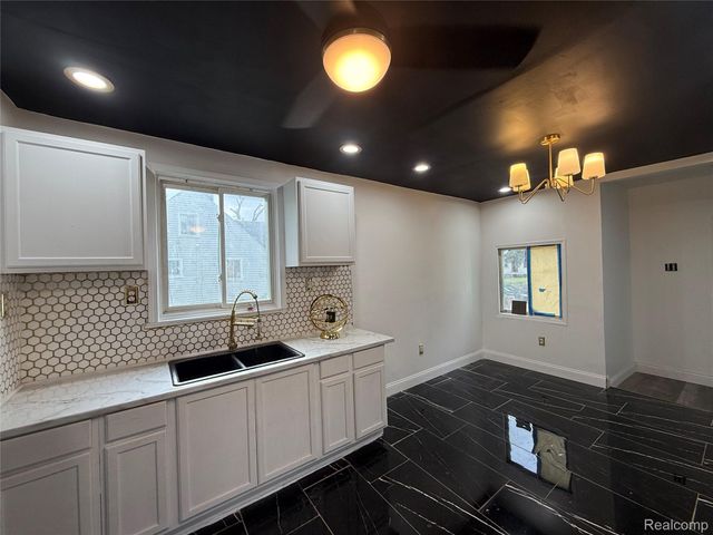 19424 Orleans Street, Highland Park, MI 48203