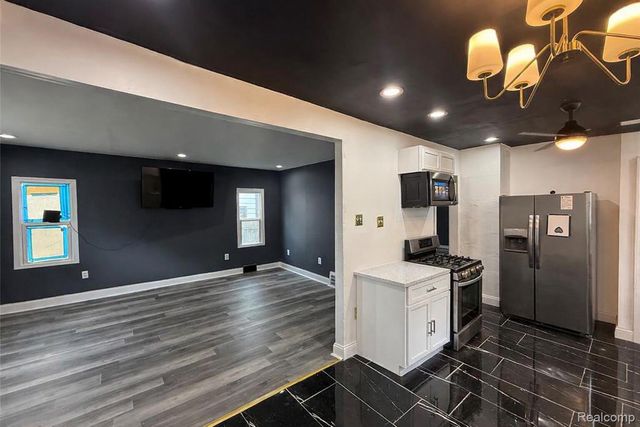 19424 Orleans Street, Highland Park, MI 48203