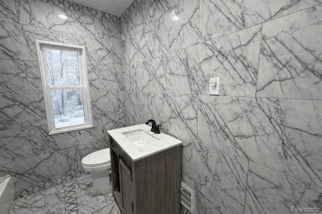 19424 Orleans Street, Highland Park, MI 48203