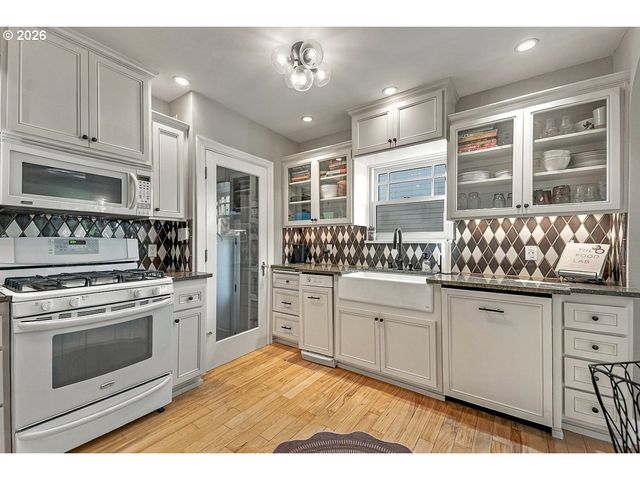2612 Se 51ST Ave, Portland, OR 97206