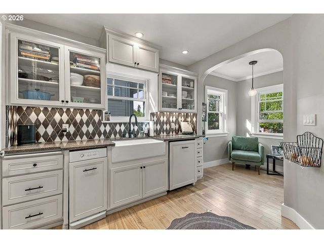 2612 Se 51ST Ave, Portland, OR 97206