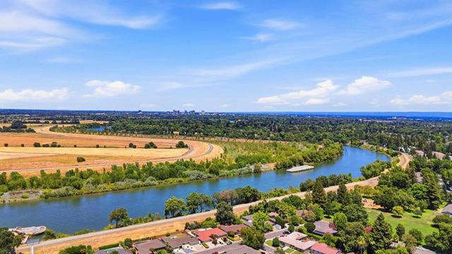 6250 Riverside Boulevard, Sacramento, CA 95831